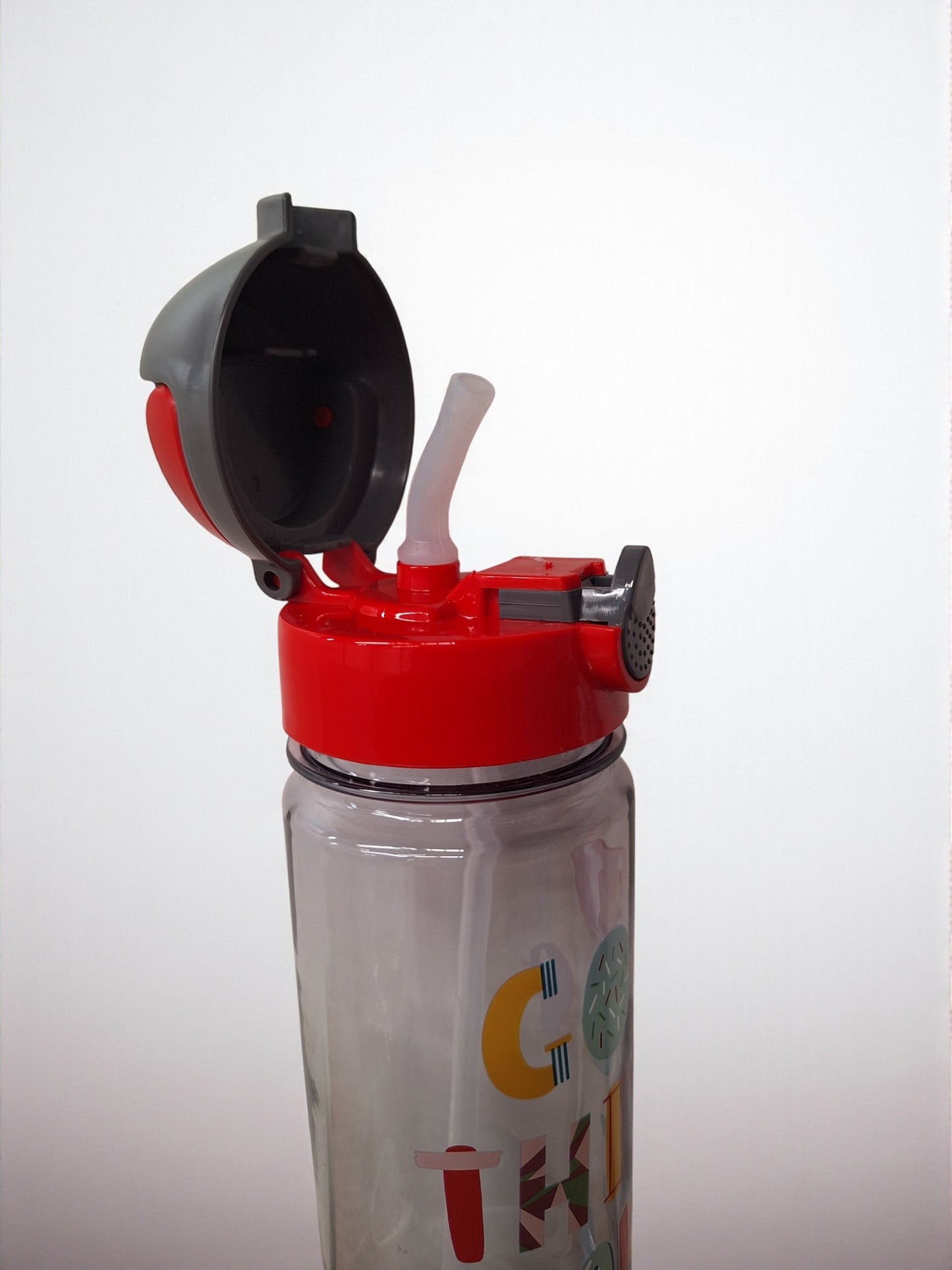 Kinder Drinkfles – Rood/Grijs – 750 ml – Met Rietje & Draaglus